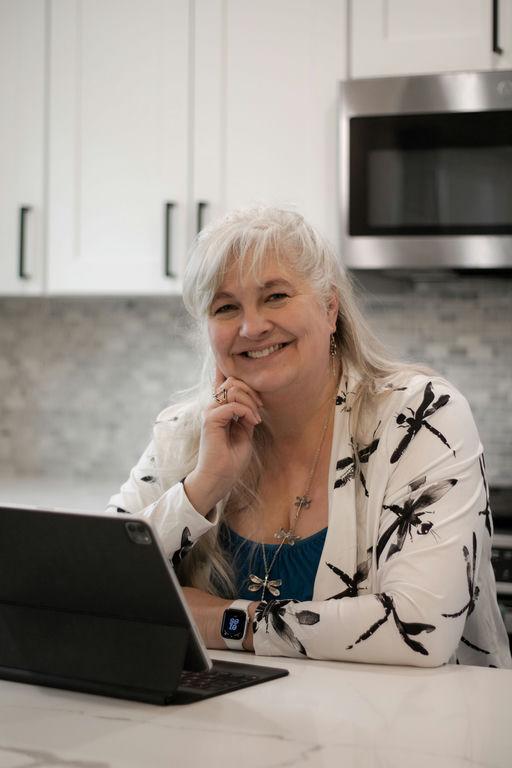 Portrait of Cindy Wolfe