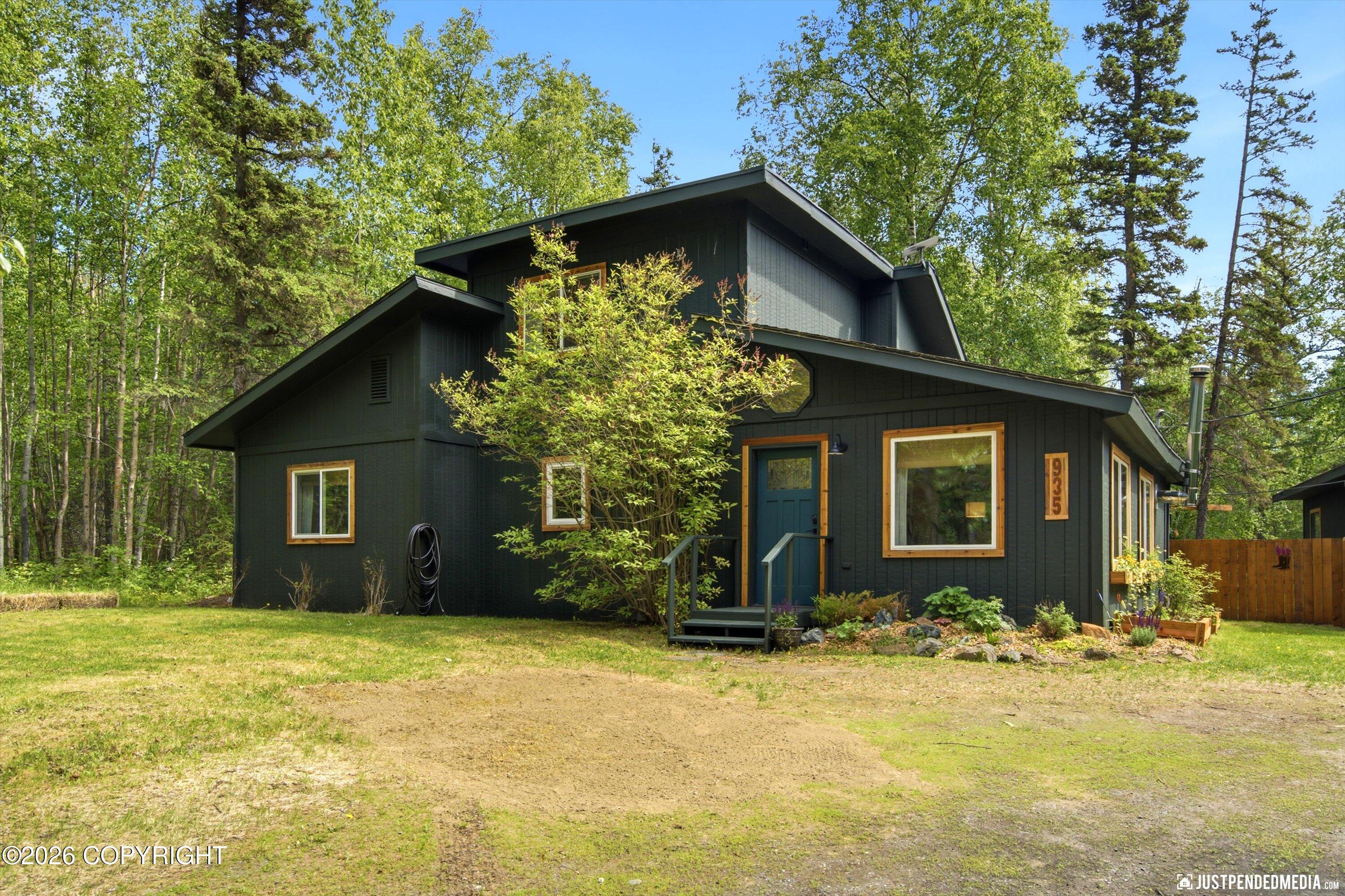 935 N Leatherleaf Loop, Wasilla AK 99654