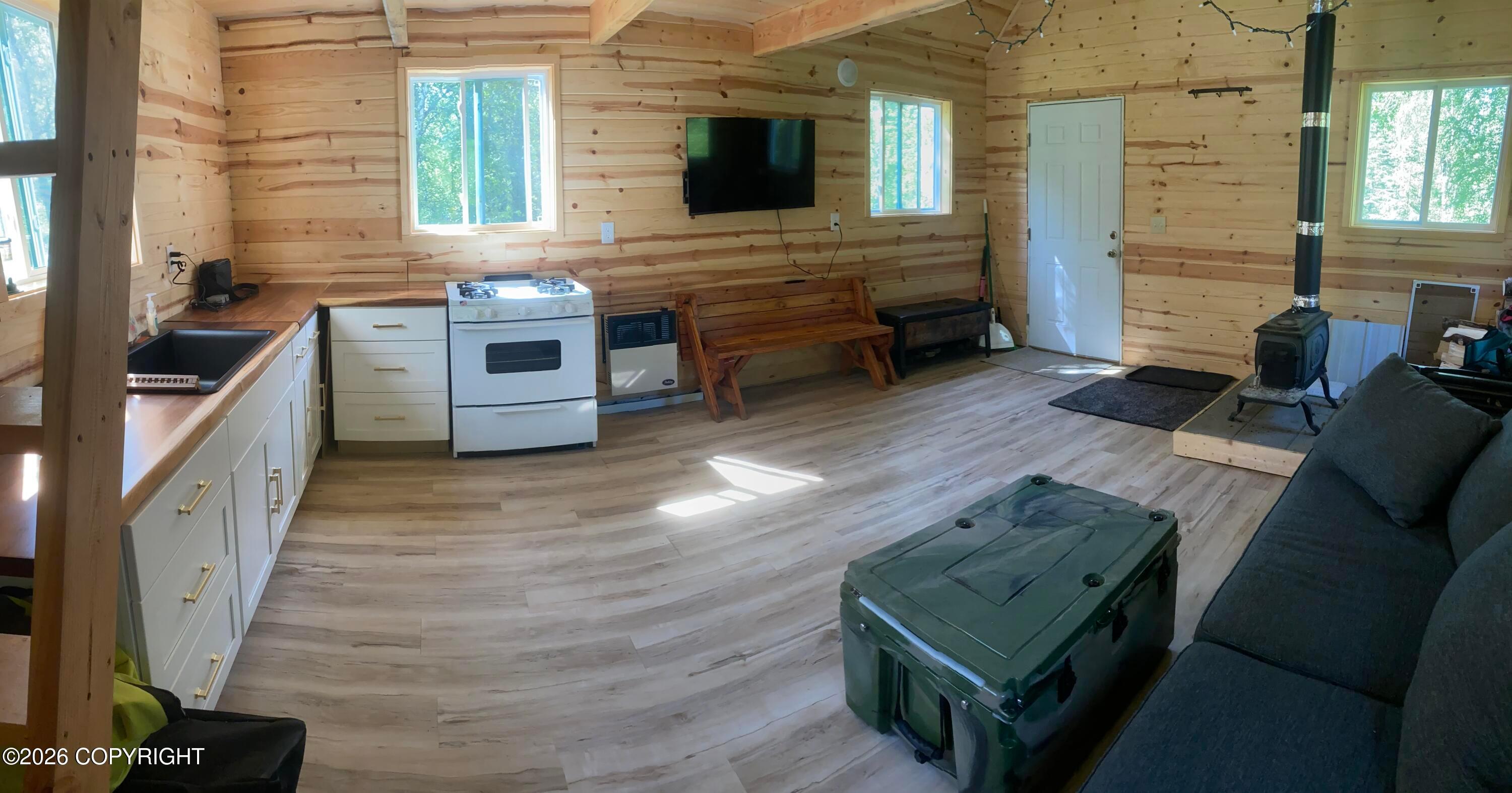 27664 S Aurora Lake Road, Trapper Creek AK 99683