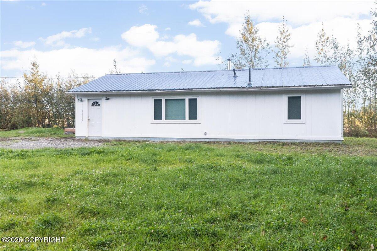 2175 Bunge Street, Badger AK 99705
