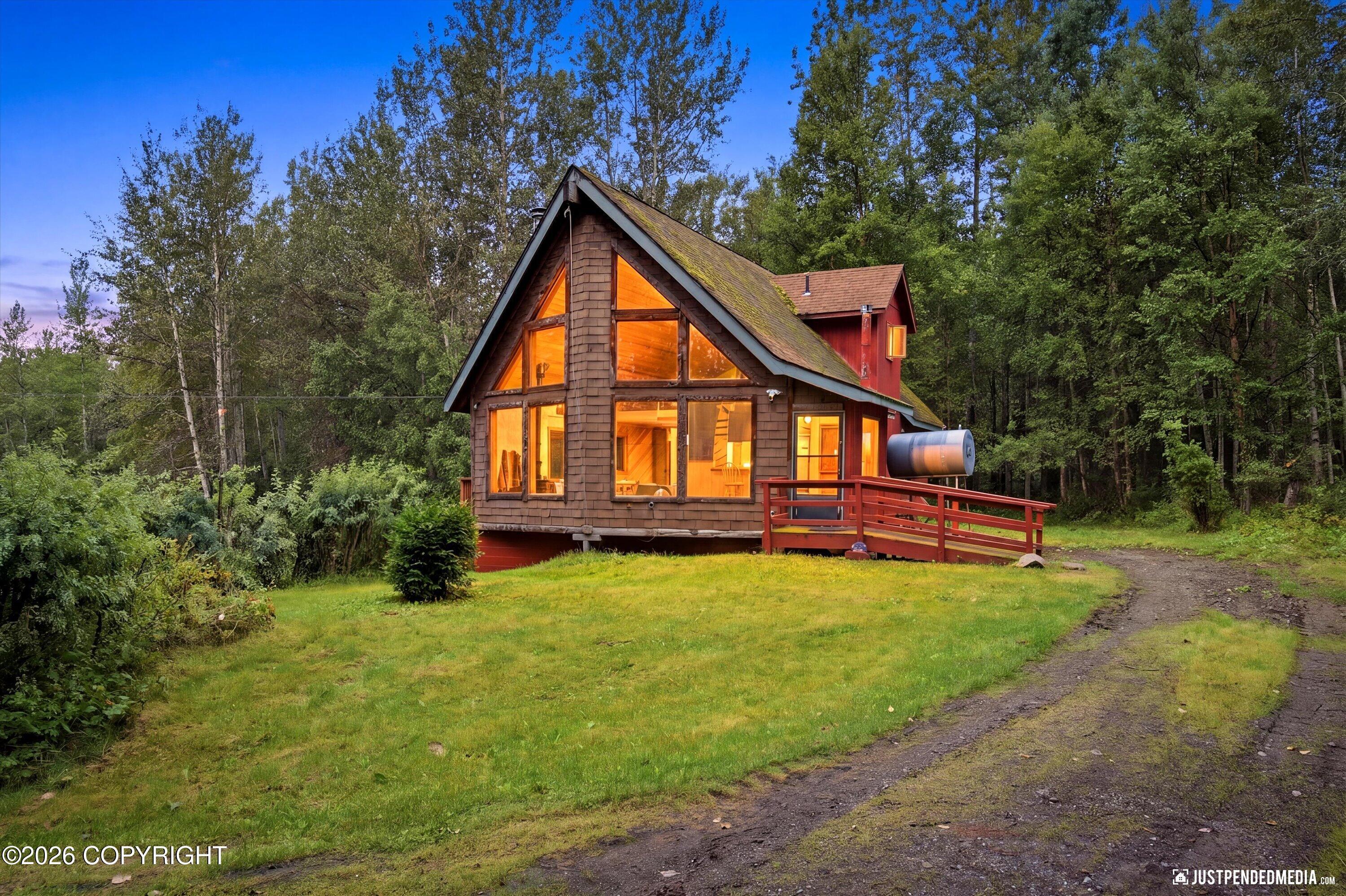 11829 N Jonesville Mine Road, Sutton AK 99674