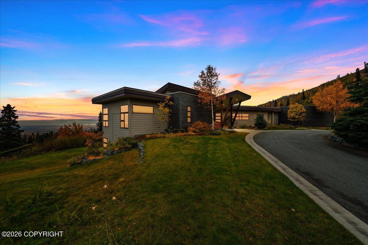 10500 Blackwolf Circle, Anchorage AK 99507